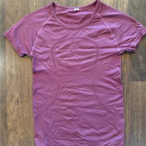 Lululemon without tag Women's Purple Short Sleeve athletic shirt short sleeved